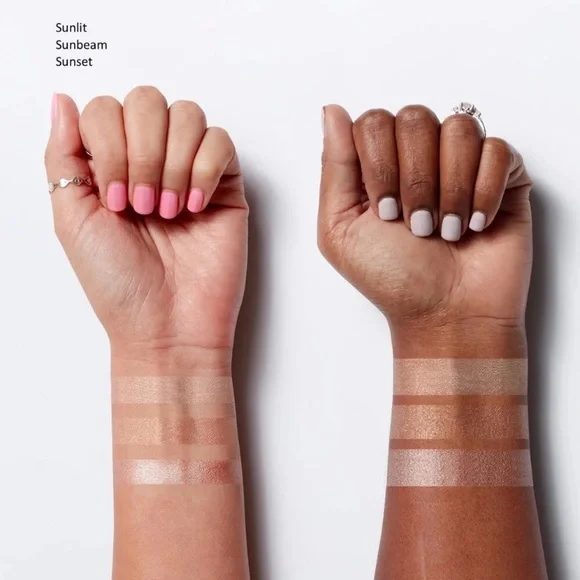 Floss. Brighten Up Powder Sunlit Highlighter Illuminator - Picture 5 of 8